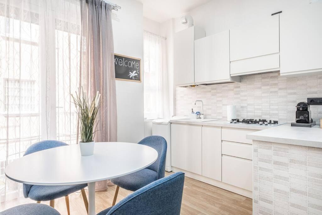 Artistic House Navigli-duomo Netflix & Design Appartement *